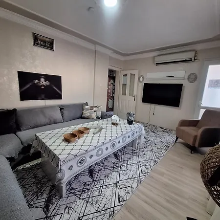 아파트 3ege Ueniversitesine Ve Hastane Ye Cok Yakin Aile Icin Uygun