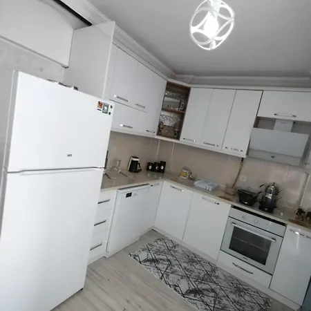 דירה 3ege Ueniversitesine Ve Hastane Ye Cok Yakin Aile Icin Uygun Bornova