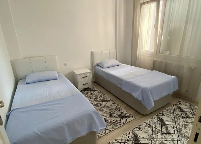 3ege üniversitesine Ve Hastane Ye çok Yakın Aile Için Uygun Appartement Bornova